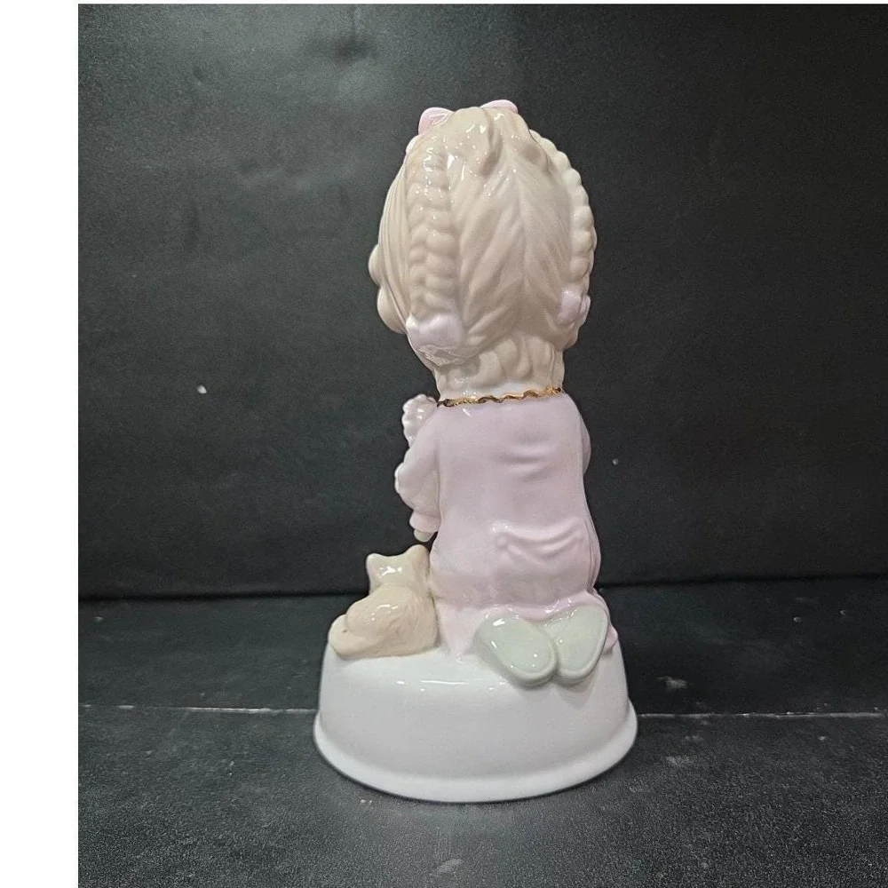 Sankyo Bedtime Prayer Praying Girl With Cat‎ & Bible Figurine, Porcelain Statue